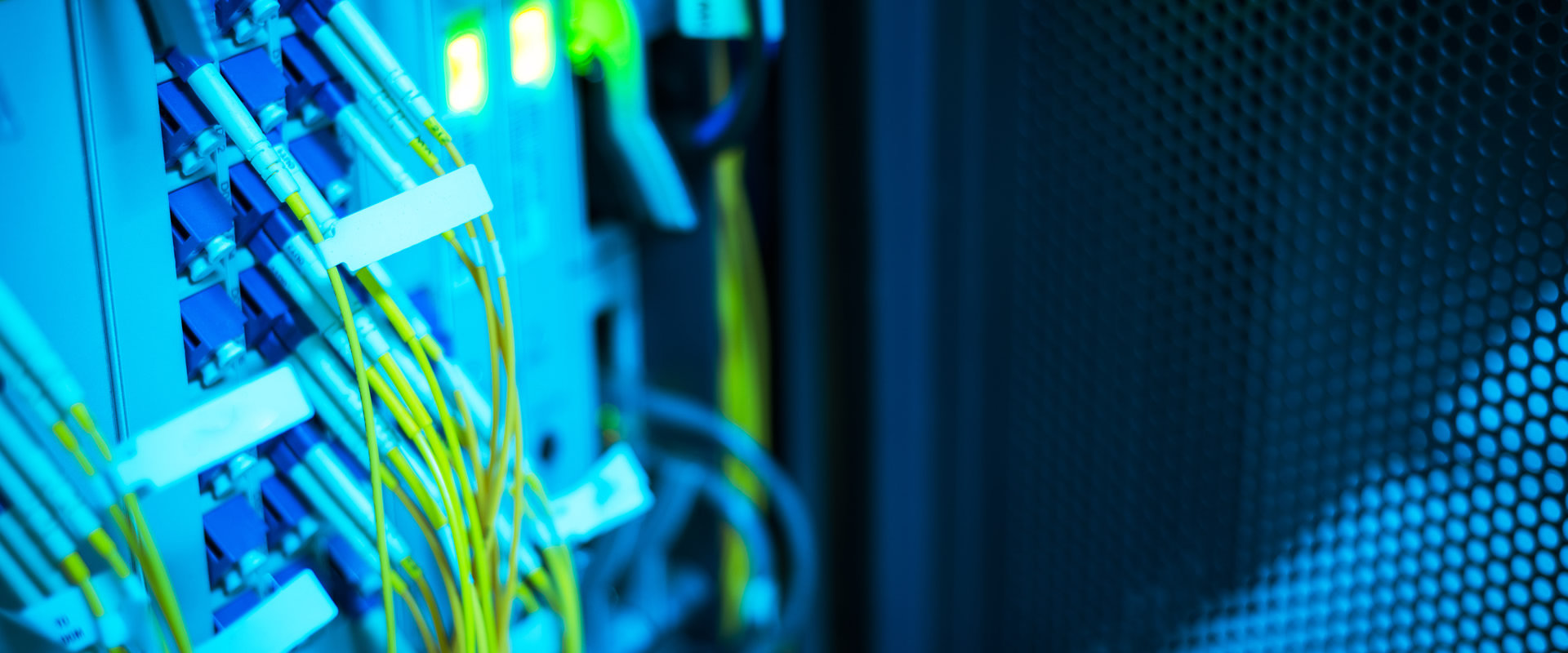 致力于高压、中压、低压电气设备